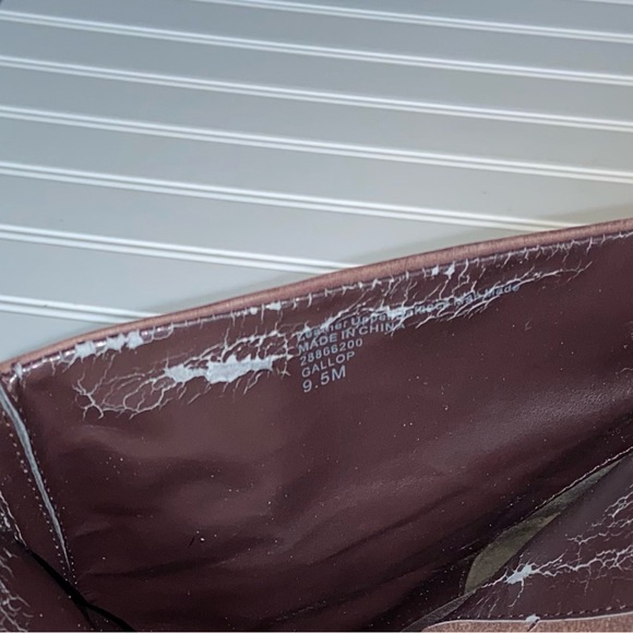 Fergie Ladies Size 9.5 M Brown Leather Zip Up Booties 4.75" Heels Good Condition - Picture 8 of 9